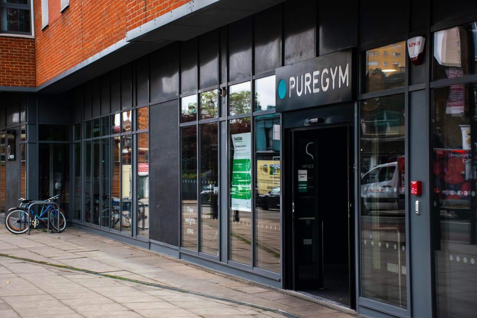 Mason UK were brought on to construct a reinforced concrete sprung jack-up floating floor, and install restrained spring mounts to a steel beam mezzanine deck floor at a new PureGym in Whitechapel, London.